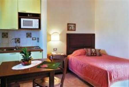 Residence Hotel La Vetreria Катания Номер фото